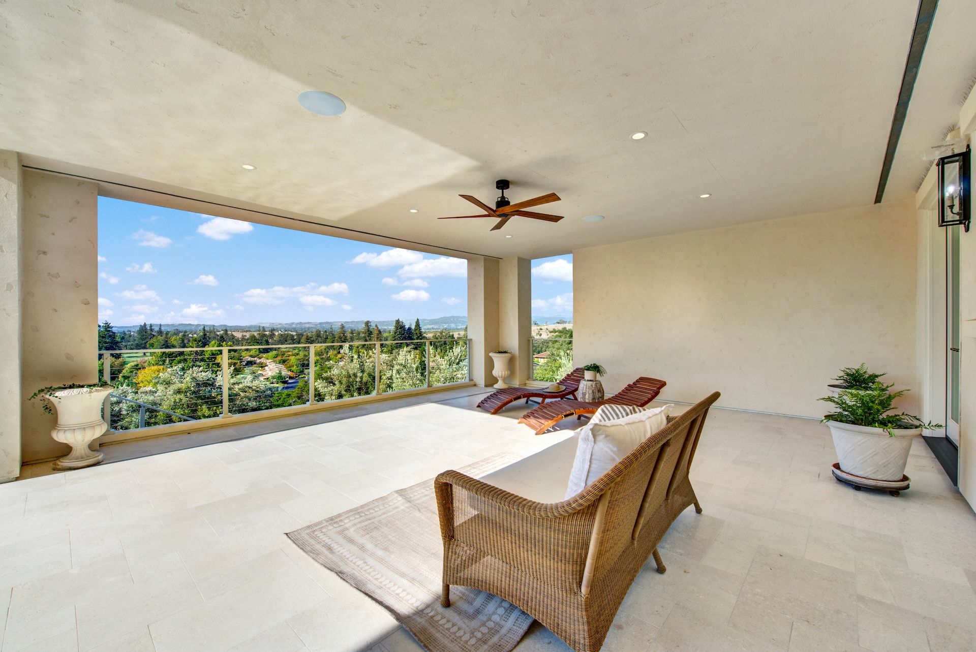  Mediterranean-Inspired Silverado Crest Home - 物件實景