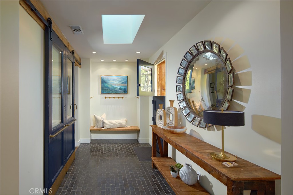 Newport Beach, California, 92660, United States, 4 Bedrooms Bedrooms, ,3 BathroomsBathrooms,Residential,For Sale,1927269