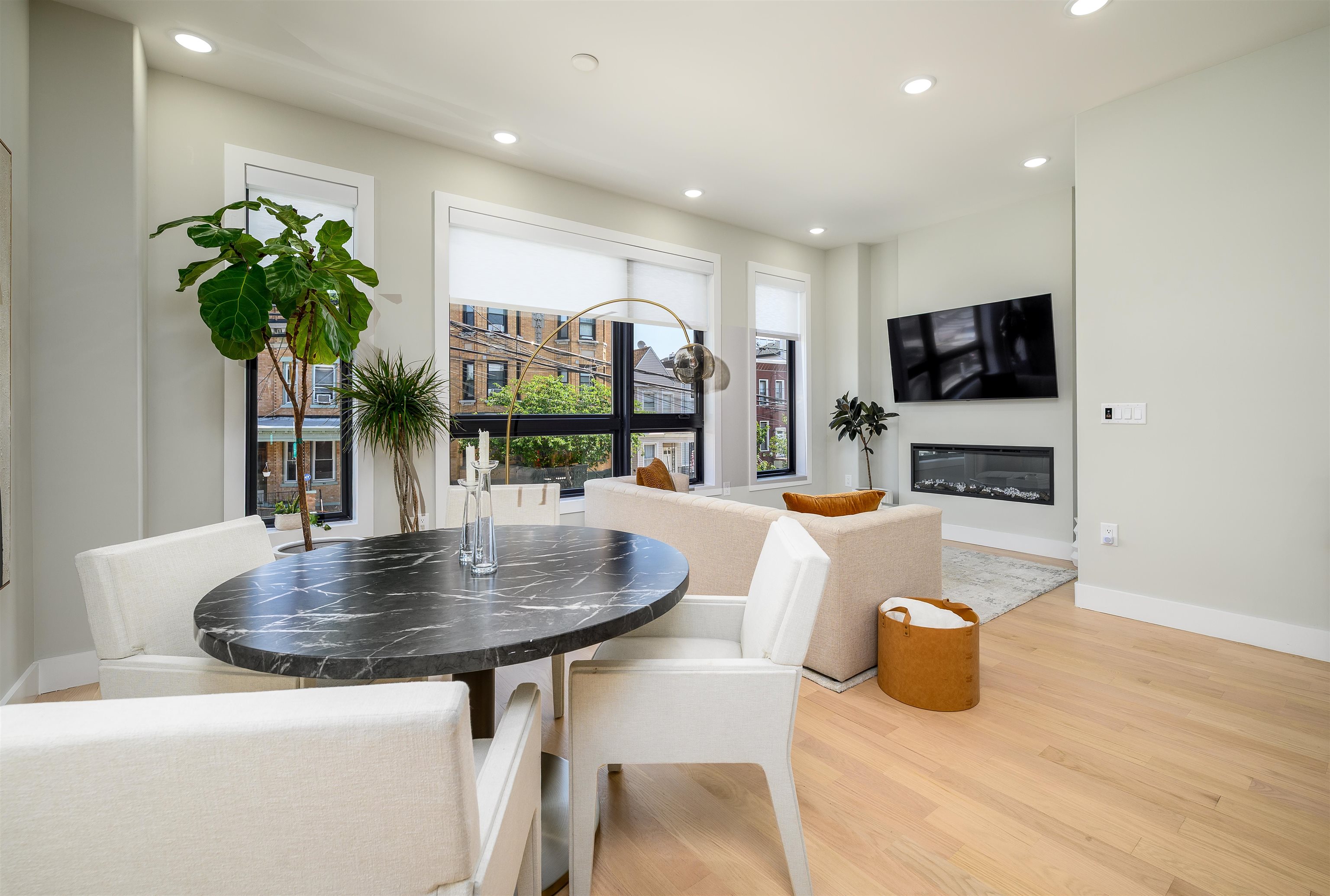 Jersey City, New Jersey, 07307, United States, 3 Bedrooms Bedrooms, ,3 BathroomsBathrooms,Residential,For Sale,1901105
