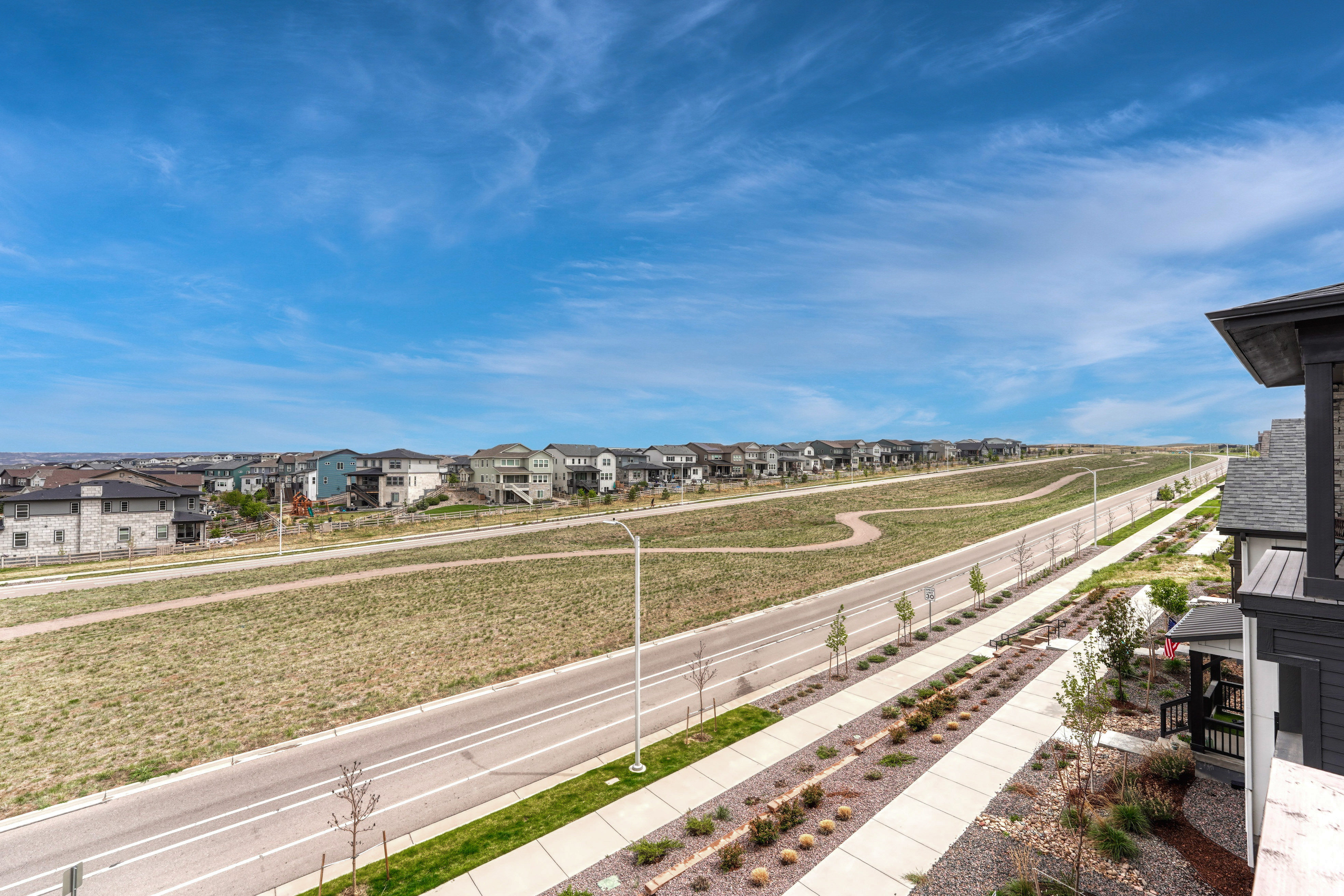  Urban Contemporary Home Tucked Into the Scenic Foothills of Sterling Ranch - 物件實景