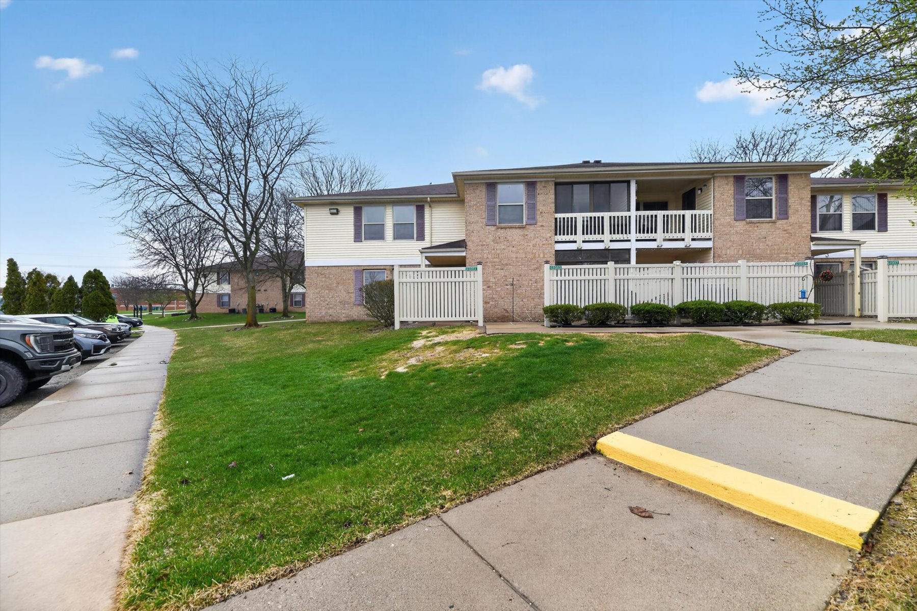  South Lyon - 物件實景