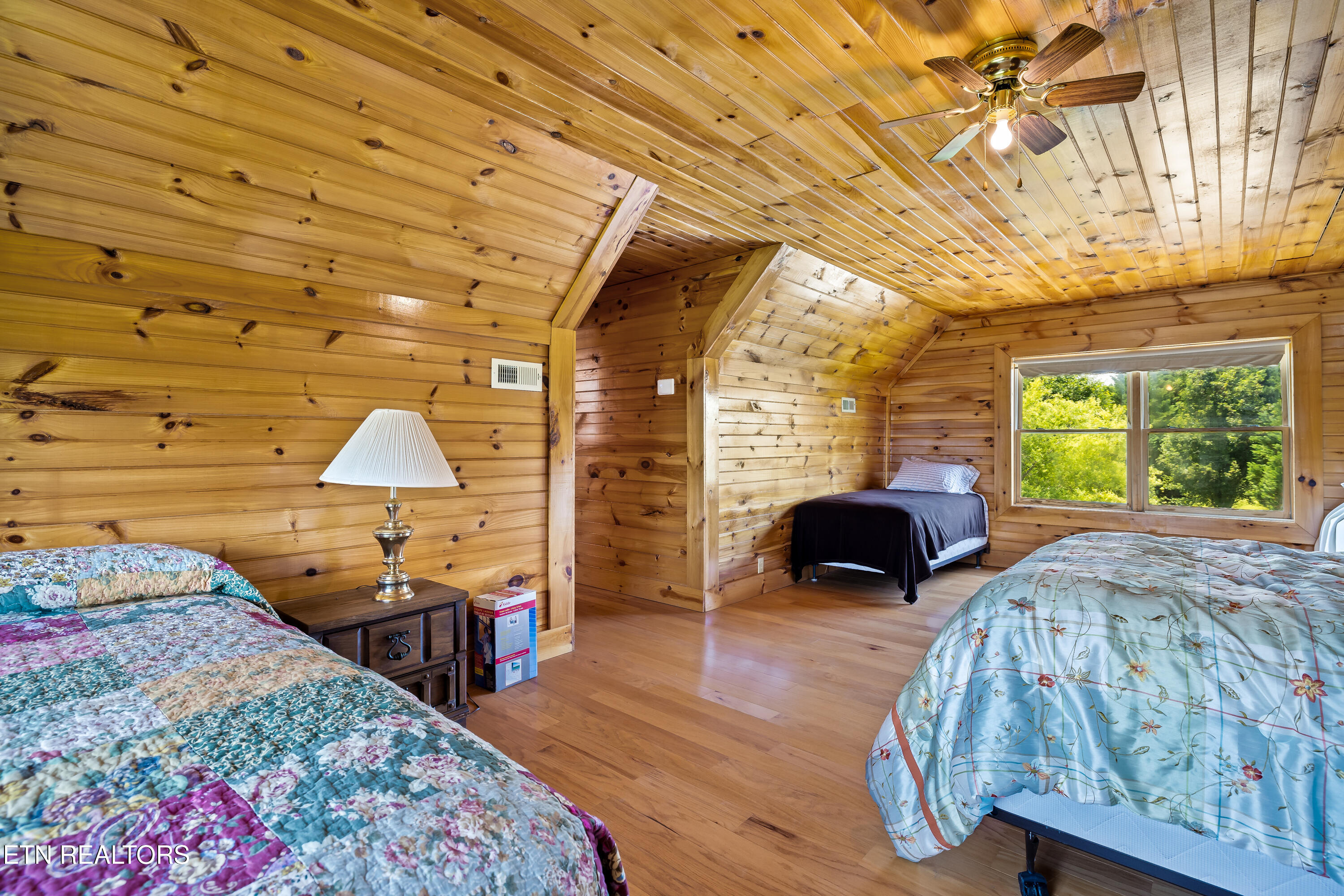 Vonore, Tennessee, 37885, United States, 3 Bedrooms Bedrooms, ,4 BathroomsBathrooms,Residential,For Sale,2048933