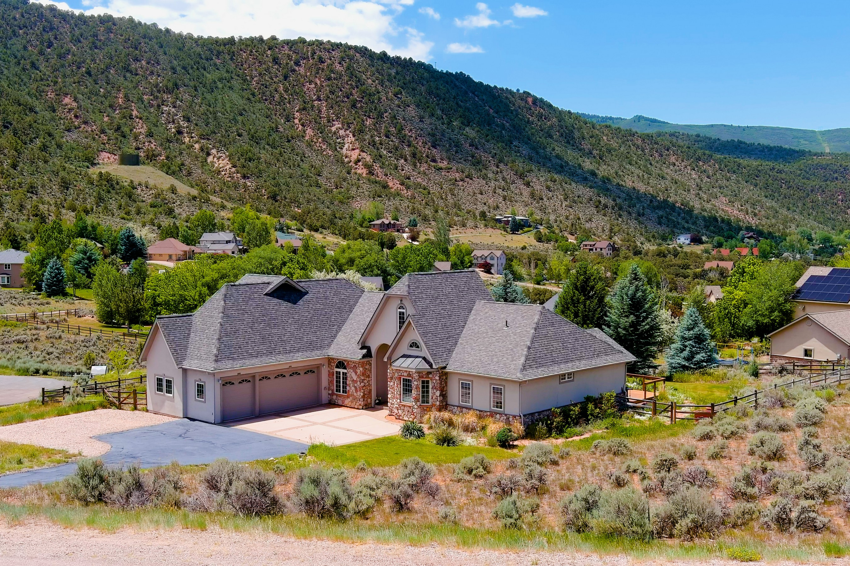  Move-In Ready Mountain Living - 物件實景