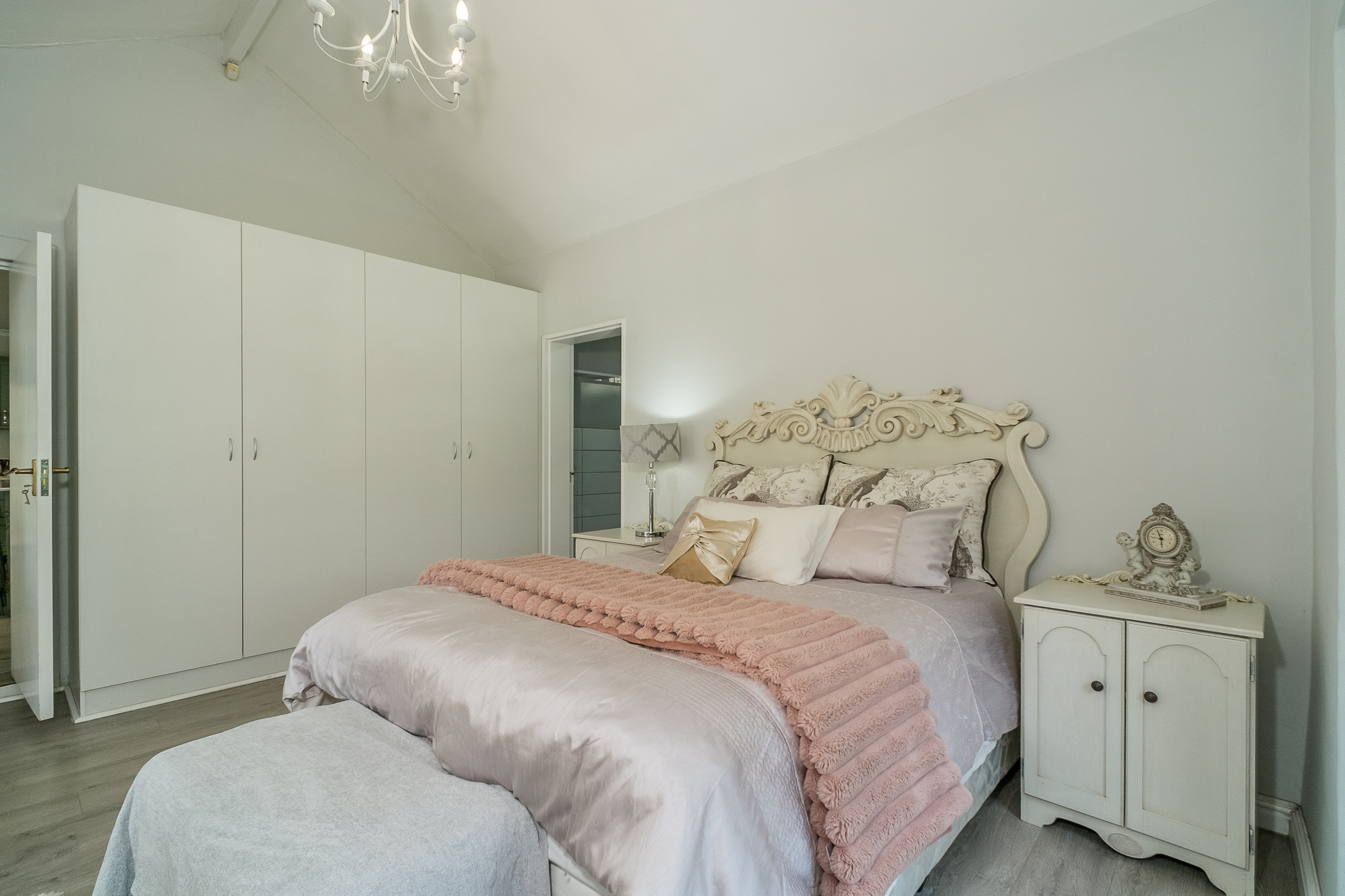  COASTAL LIVING IN THE HEART OF IMHOFF