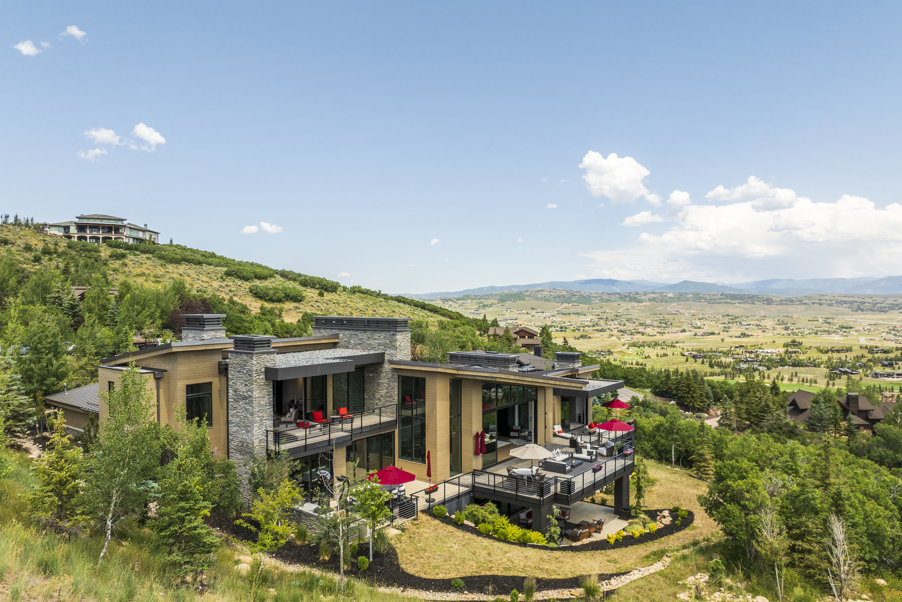  Sophisticated Mountain Design with Unmatched Views in an Elite Setting - 物件實景