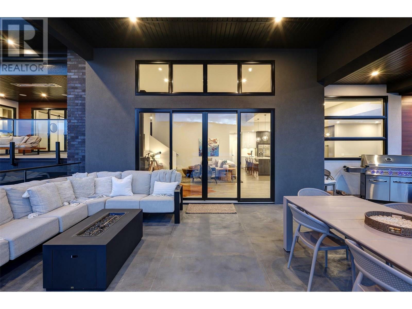 KELOWNA, British Columbia, V4V 1N4, CA, 4 Bedrooms Bedrooms, ,3 BathroomsBathrooms,Residential,For Sale,1859921