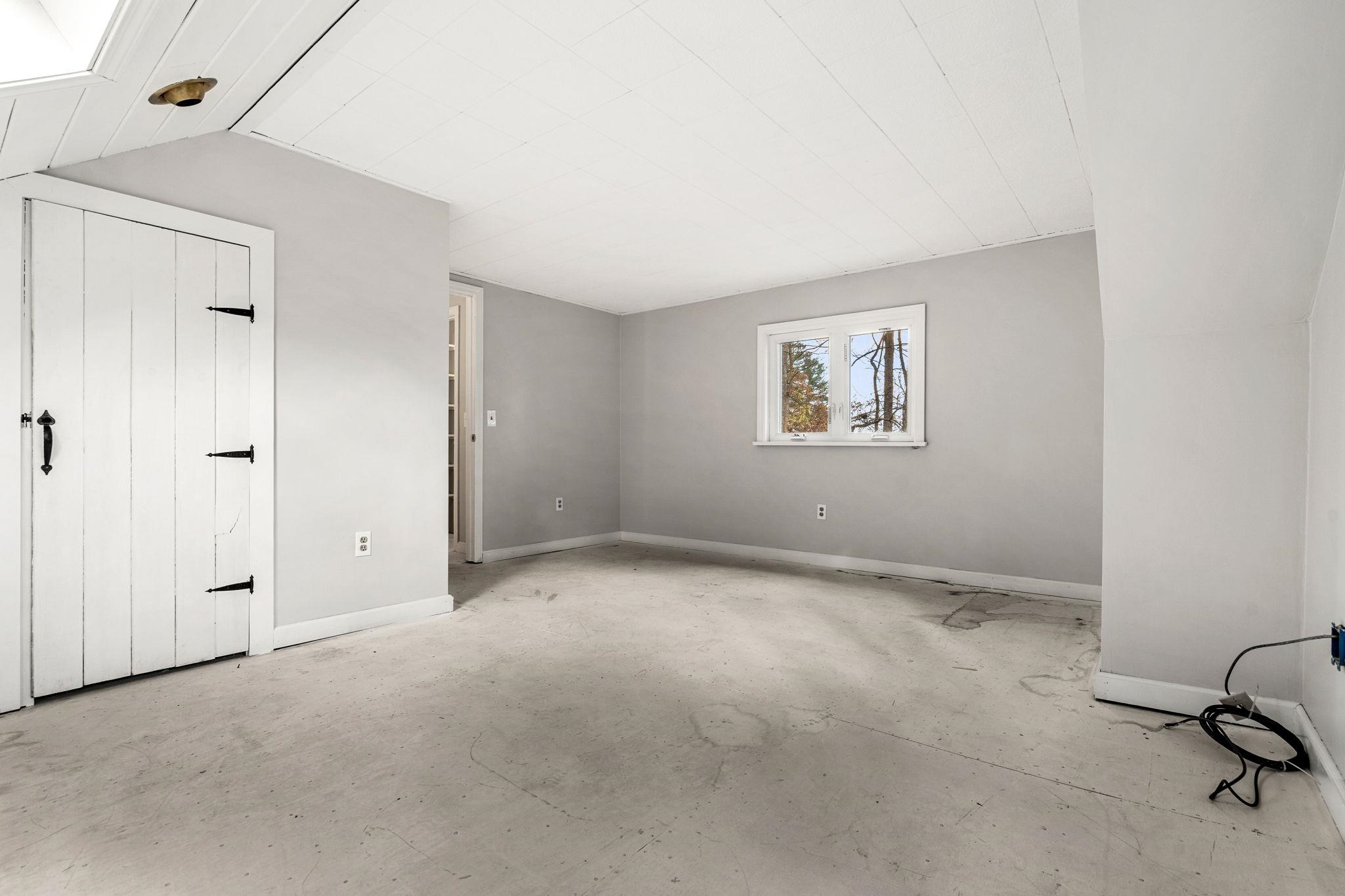 Pelham, New Hampshire, 03076, United States, 3 Bedrooms Bedrooms, ,1 BathroomBathrooms,Residential,For Sale,1991276