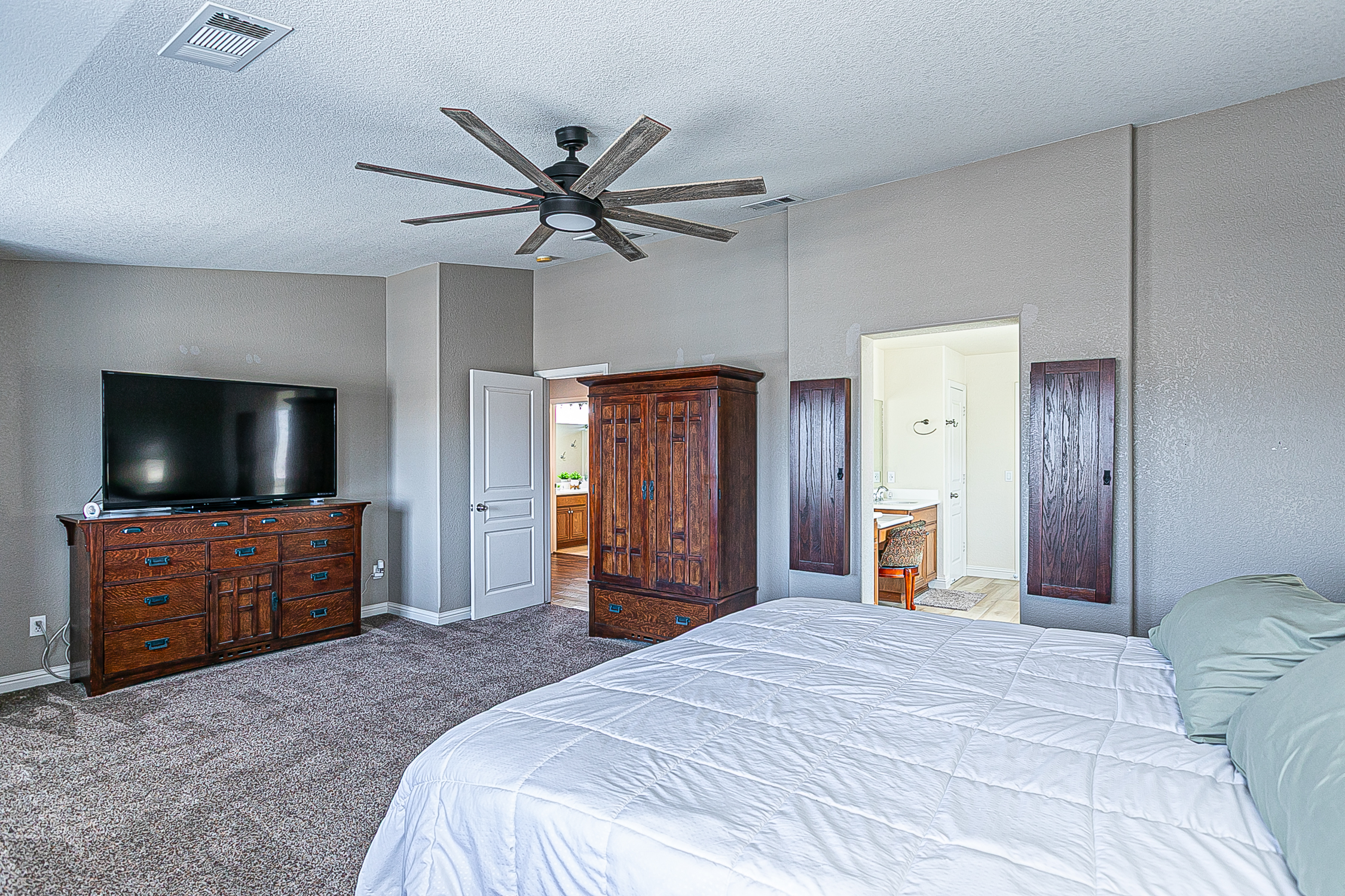 Lompoc, California, 93436, United States, 4 Bedrooms Bedrooms, ,3 BathroomsBathrooms,Residential,For Sale,1924716