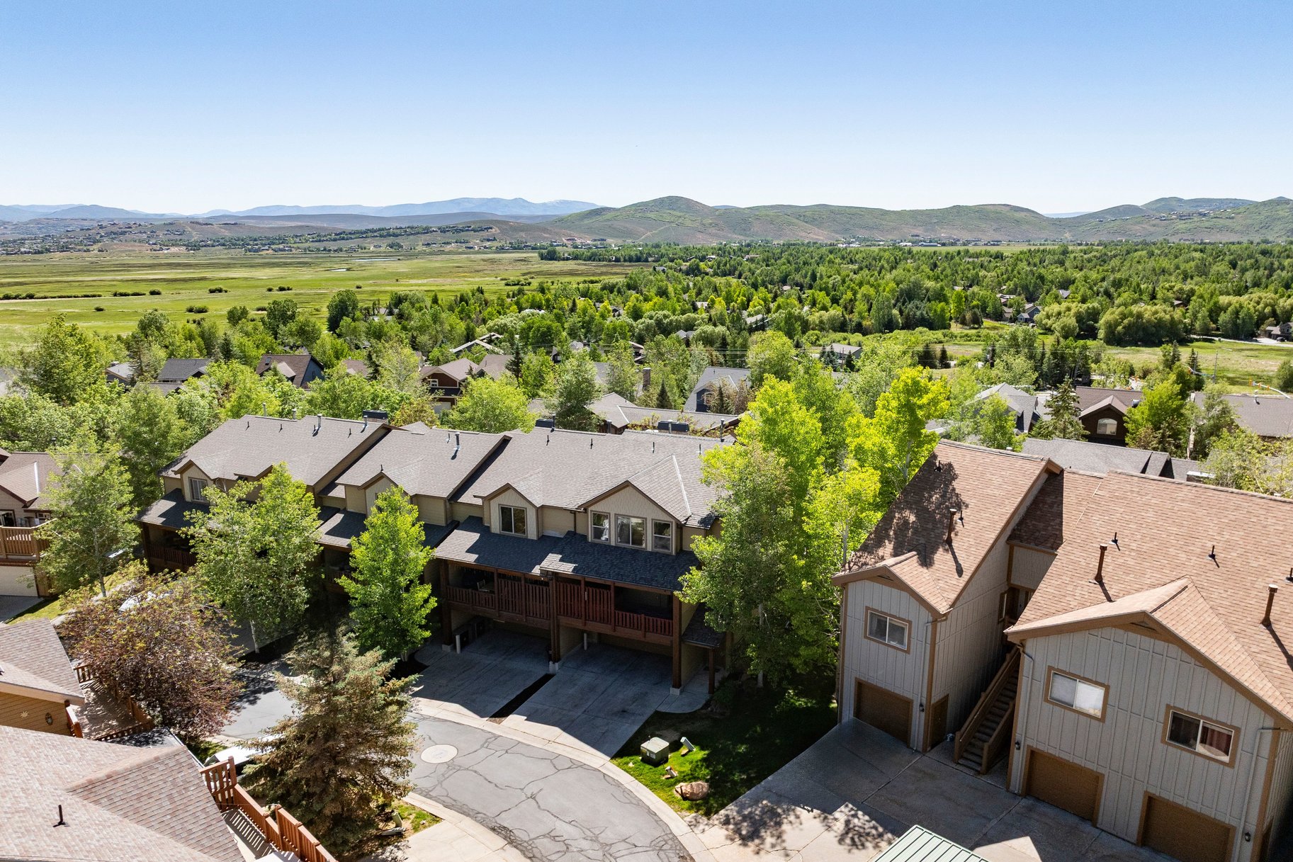  4-bedroom townhome in the Highly Desired Bear Hollow Community - 物件實景