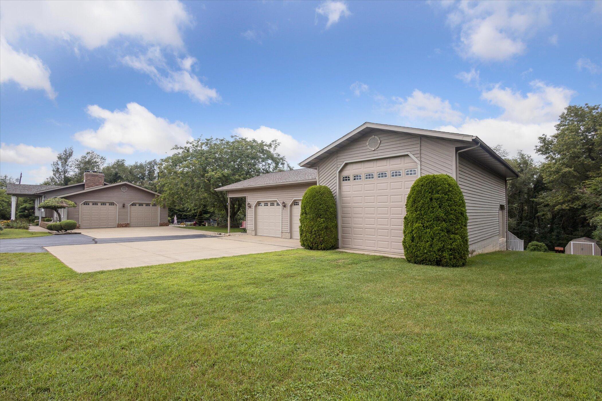 New Carlisle, Indiana, 46552, United States, 4 Bedrooms Bedrooms, ,2 BathroomsBathrooms,Residential,For Sale,1924883