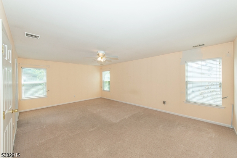 Washington Boro, New Jersey, 07882, United States, 4 Bedrooms Bedrooms, ,3 BathroomsBathrooms,Residential,For Sale,1947065