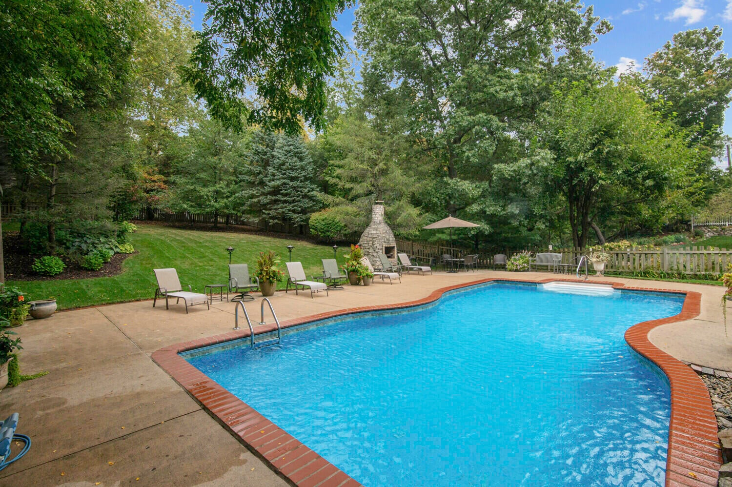 Northville, Michigan, 48167, United States, 4 Bedrooms Bedrooms, ,7 BathroomsBathrooms,Residential,For Sale,1991928