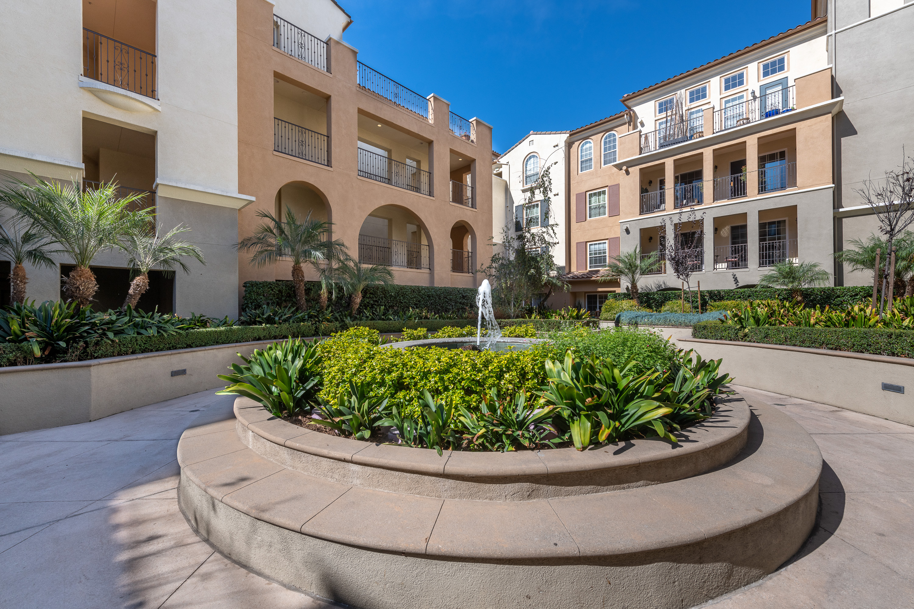  12975   Agustin Pl - 物件實景