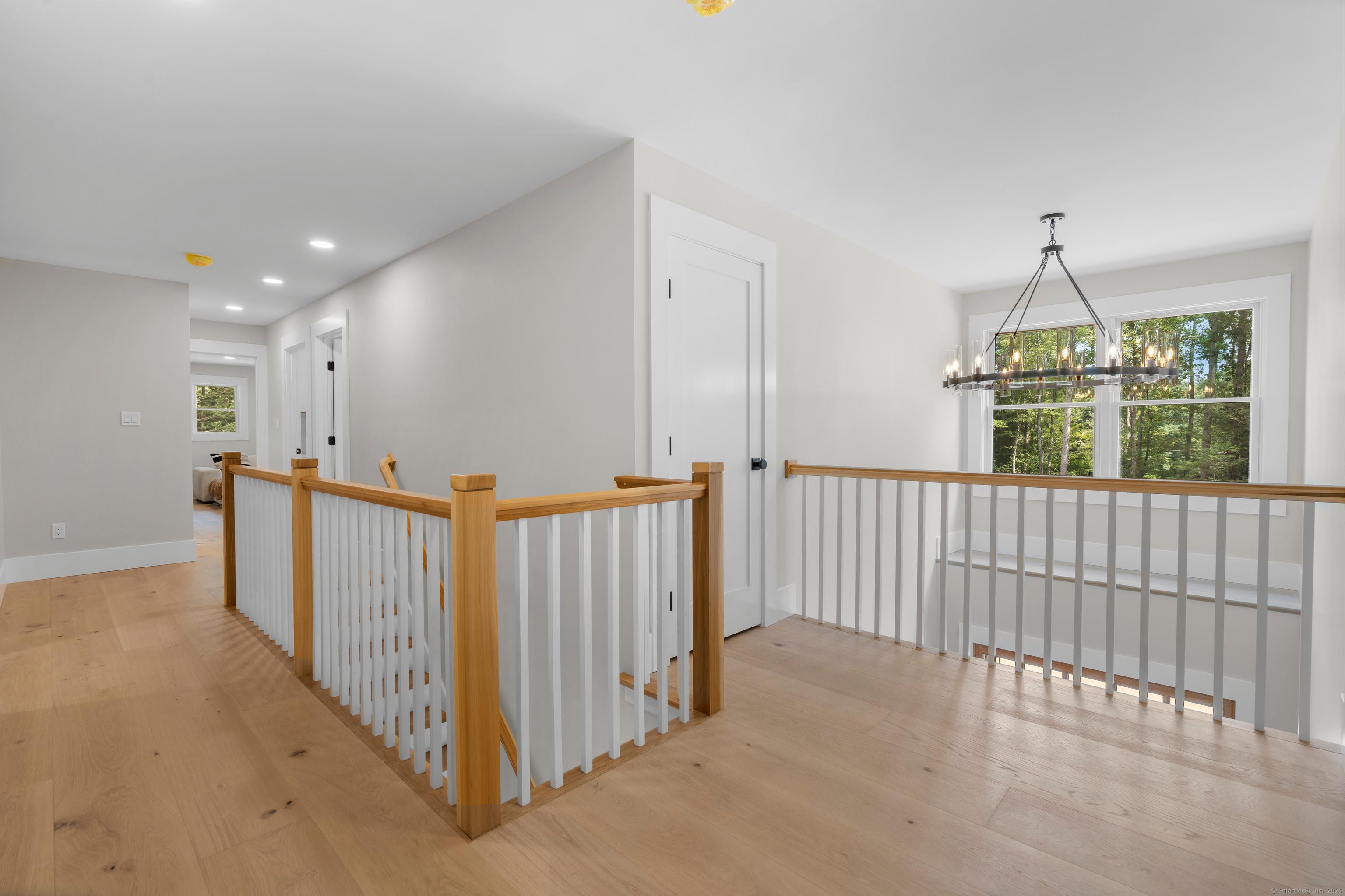 Avon, Connecticut, 06001, United States, 4 Bedrooms Bedrooms, ,4 BathroomsBathrooms,Residential,For Sale,1941294