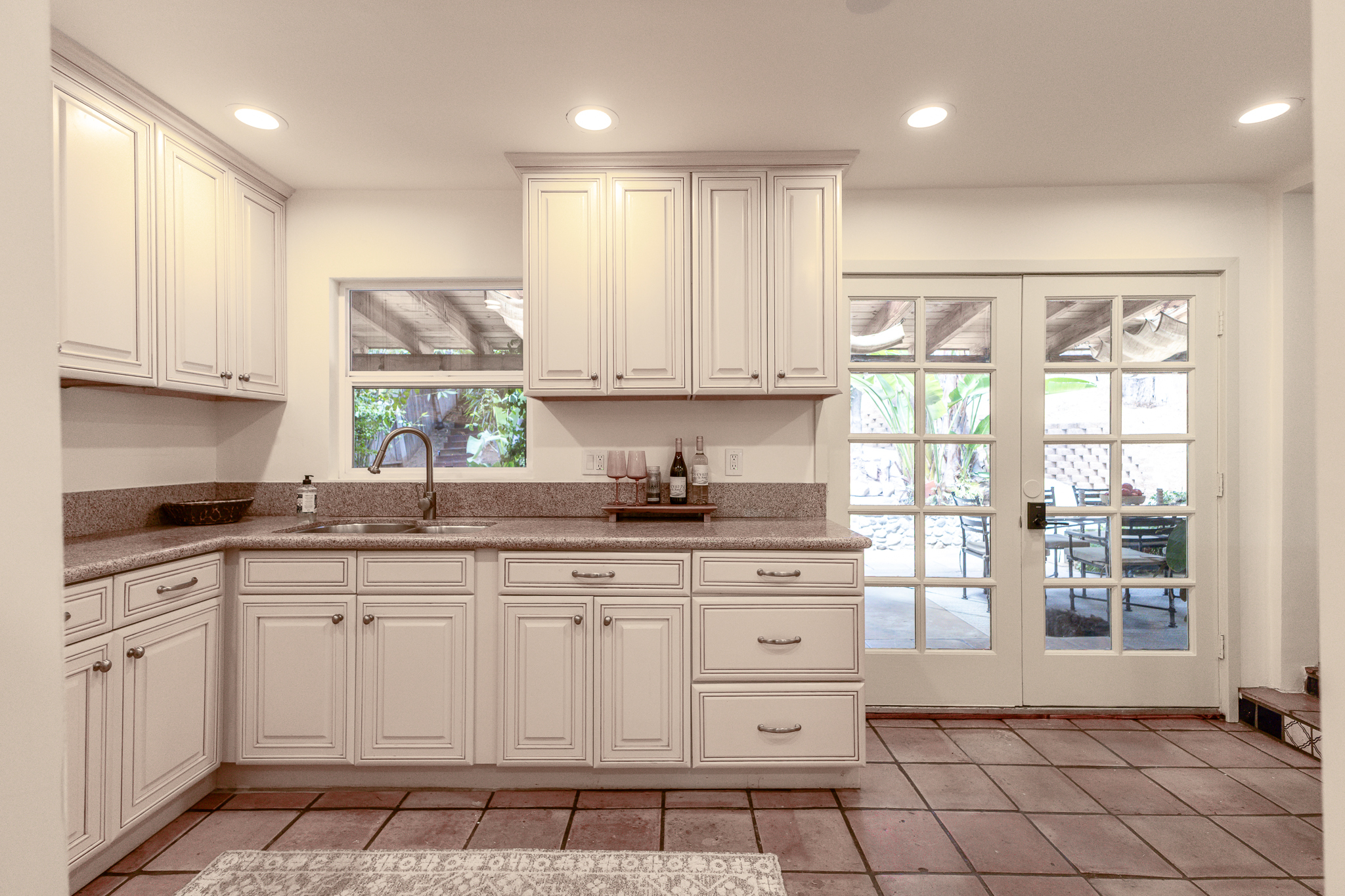  927 Pine Grove Ave - 物件實景