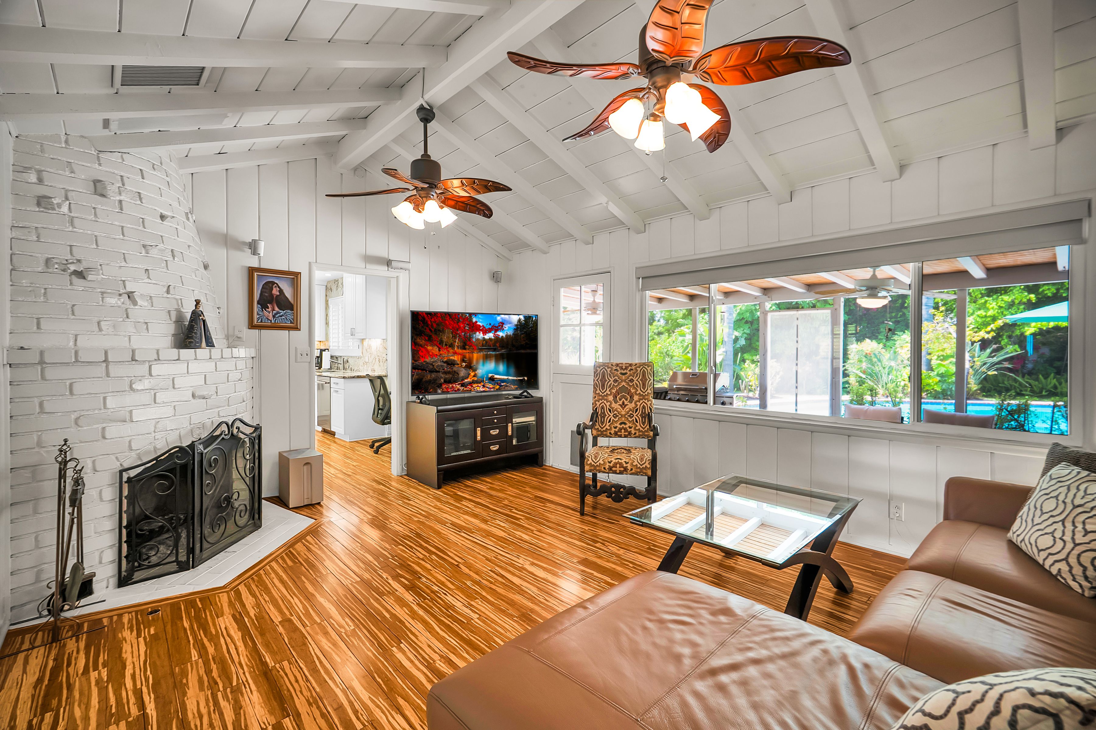  6843 Chisholm Avenue - 物件實景