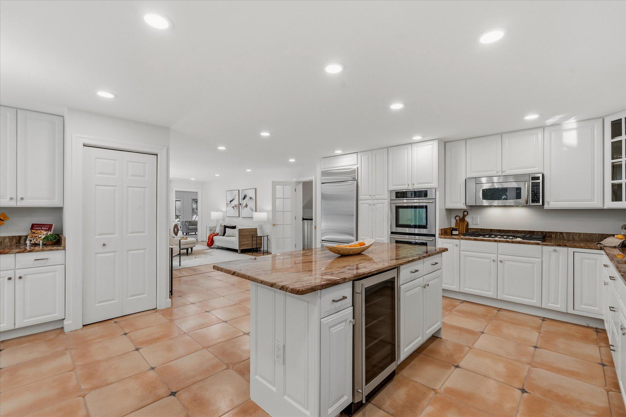  8022 Cypress Grove Lane, Cabin John, MD, 20818 - 物件實景