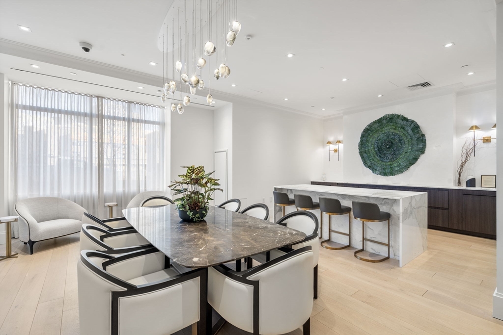 Boston, Massachusetts, 02118, United States, 1 Bedroom Bedrooms, ,1 BathroomBathrooms,Residential,For Sale,1896356