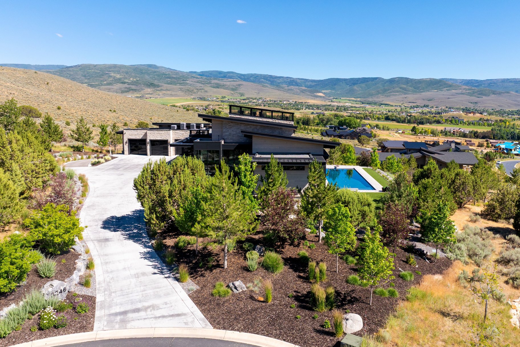 Luxury Lives Here  Architectural Masterpiece with Unmatched Privacy & Views - 物件實景