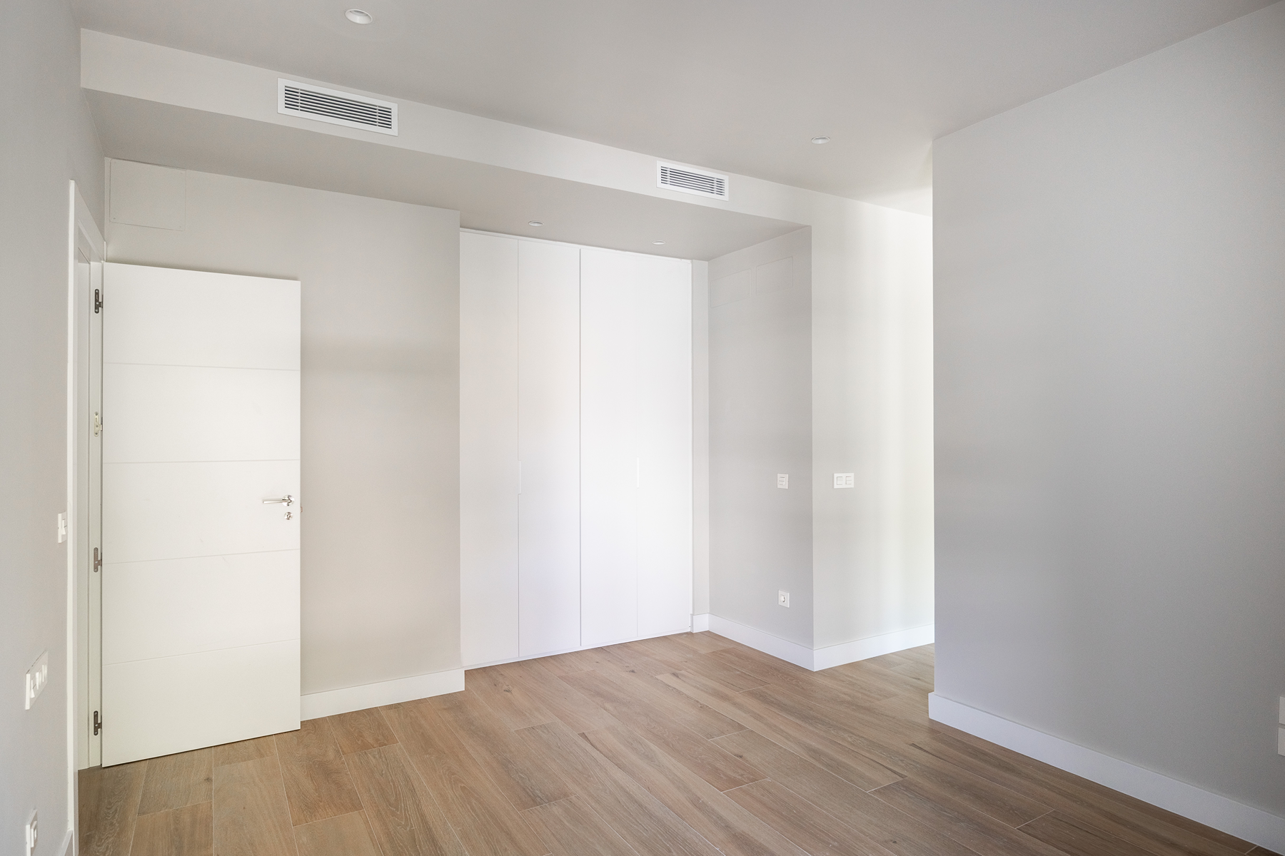  Exclusive duplex with terrace, two parking spaces and storage in Manuel Siurot - 物件實景