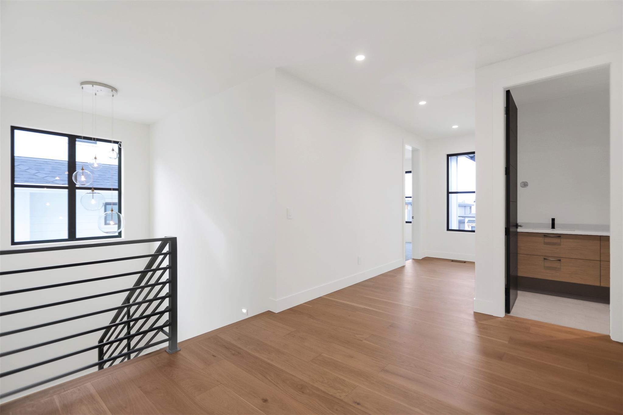 KELOWNA, British Columbia, V1W 0C4, CA, 5 Bedrooms Bedrooms, ,4 BathroomsBathrooms,Residential,For Sale,1960562