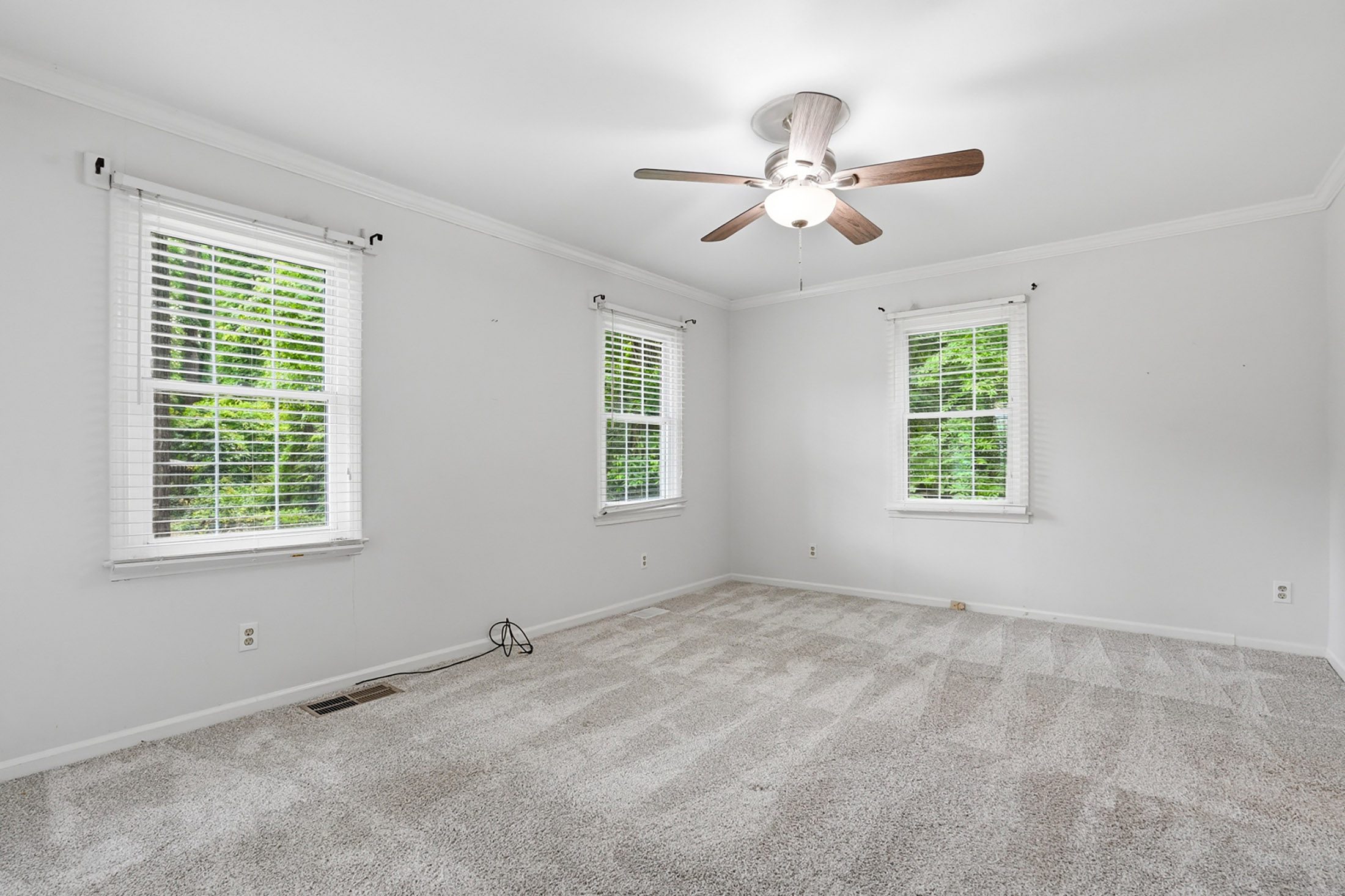  Charming Bungalow Tucked in Sought-After Lavista Park - 物件實景