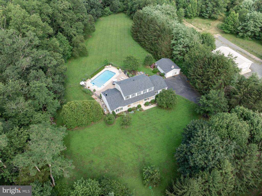 Cream Ridge, New Jersey, 08514, United States, 4 Bedrooms Bedrooms, ,3 BathroomsBathrooms,Residential,For Sale,1902972