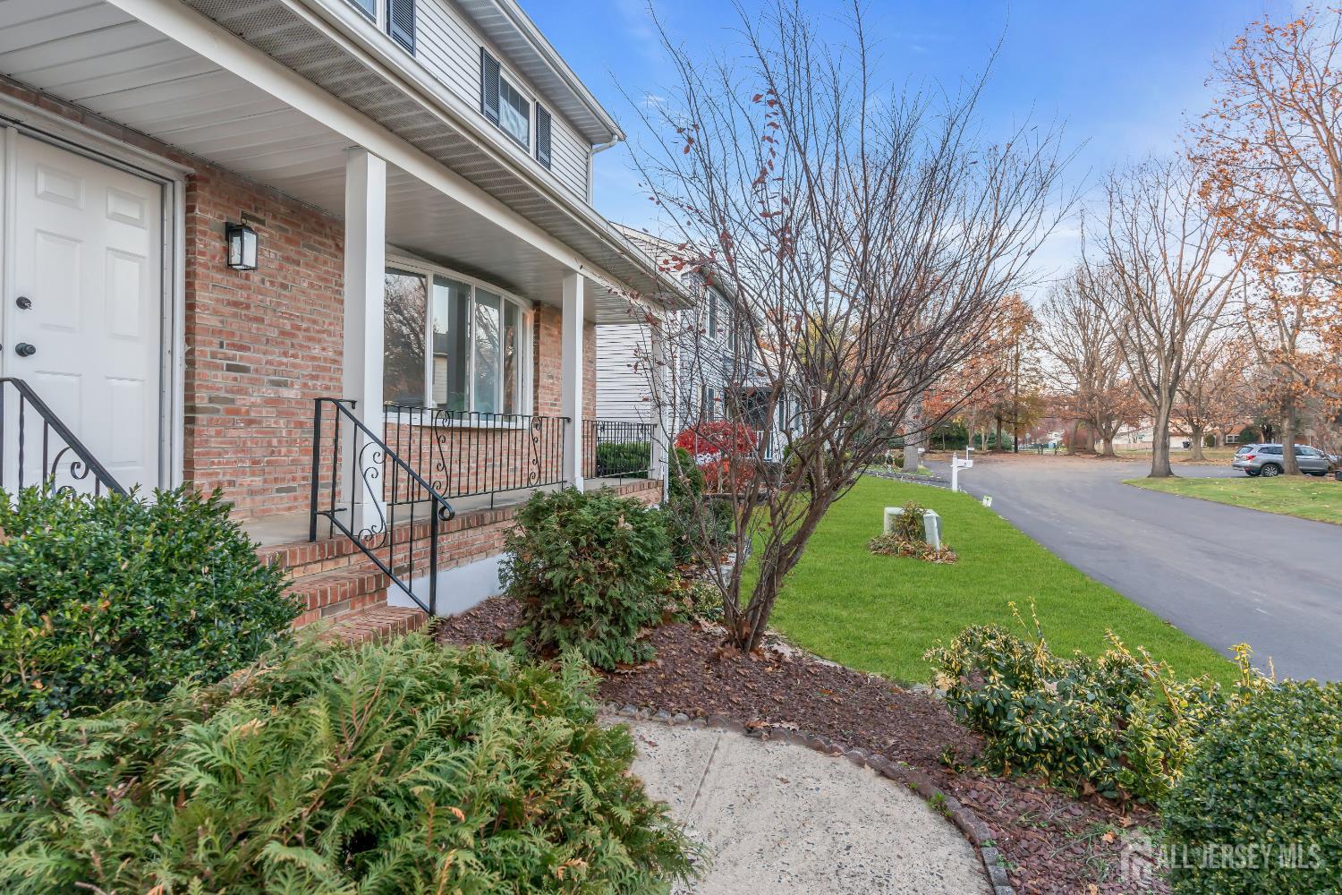 East Brunswick, New Jersey, 08816, United States, 3 Bedrooms Bedrooms, ,3 BathroomsBathrooms,Residential,For Sale,2001983