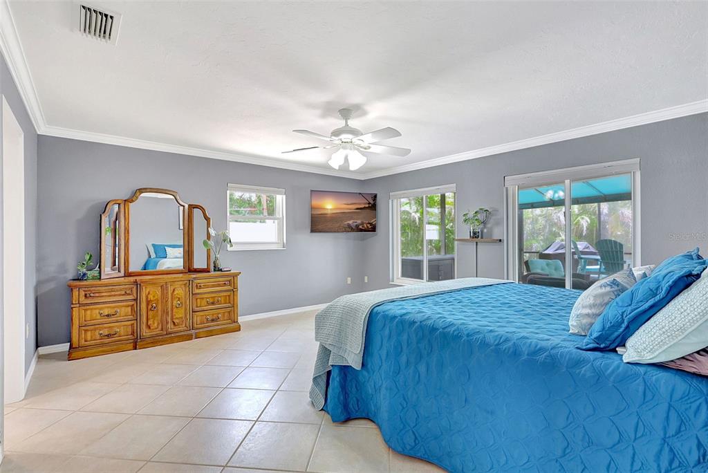 Bradenton, Florida, 34210, United States, 3 Bedrooms Bedrooms, ,3 BathroomsBathrooms,Residential,For Sale,1895487