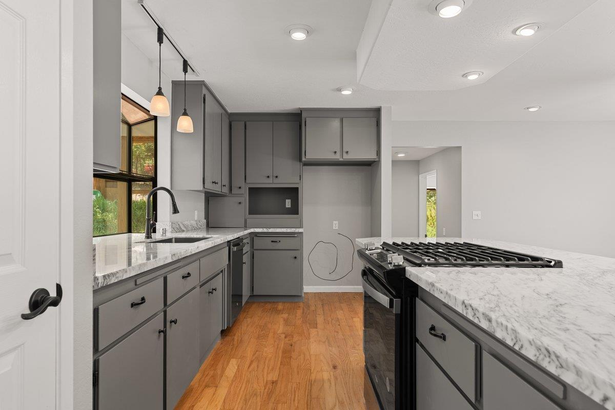 Nevada City, California, 95959, United States, 3 Bedrooms Bedrooms, ,3 BathroomsBathrooms,Residential,For Sale,1916379