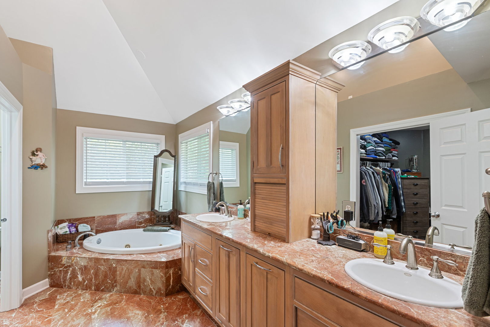 Spring Grove, Illinois, 60081, United States, 4 Bedrooms Bedrooms, ,4 BathroomsBathrooms,Residential,For Sale,1906702