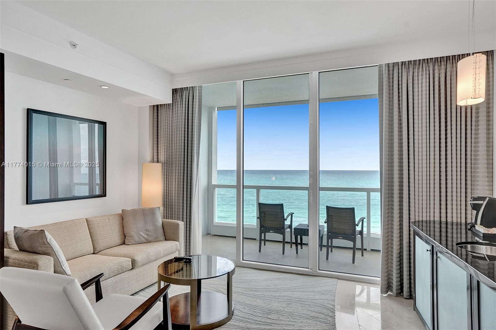 Miami Beach, Florida, 33140, United States, 2 Bedrooms Bedrooms, ,3 BathroomsBathrooms,Residential,For Sale,1759020