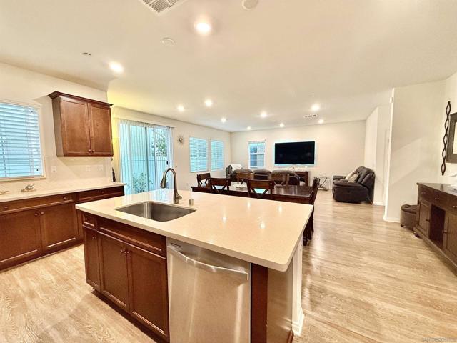 El Cajon, California, 92020, United States, 3 Bedrooms Bedrooms, ,3 BathroomsBathrooms,Residential,For Sale,2007807