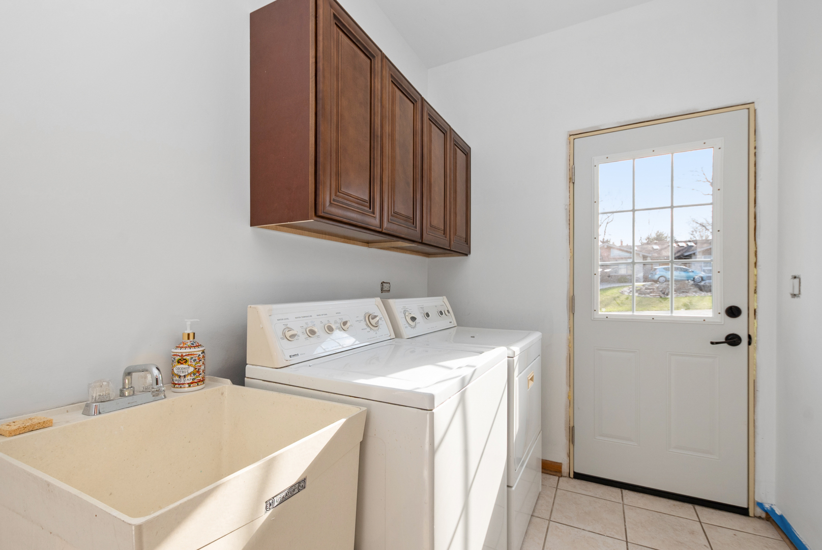 Palos Hills, Illinois, 60465, United States, 5 Bedrooms Bedrooms, ,5 BathroomsBathrooms,Residential,For Sale,1943646