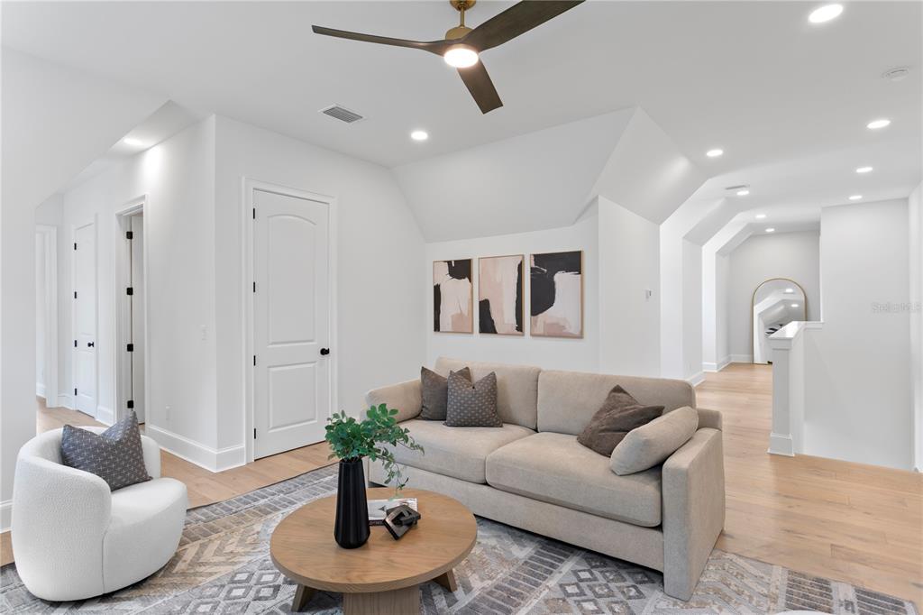 Tampa, Florida, 33629, United States, 5 Bedrooms Bedrooms, ,5 BathroomsBathrooms,Residential,For Sale,1837490