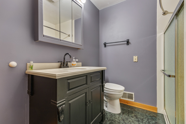 McHenry, Illinois, 60051, United States, 5 Bedrooms Bedrooms, ,3 BathroomsBathrooms,Residential,For Sale,1975629