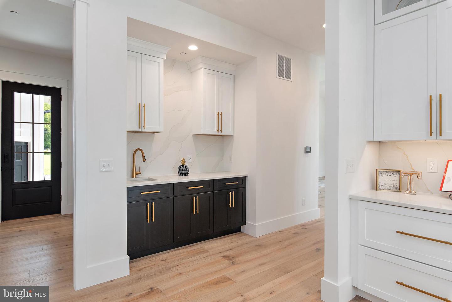 Queenstown, Maryland, 21658, United States, 5 Bedrooms Bedrooms, ,5 BathroomsBathrooms,Residential,For Sale,1907636