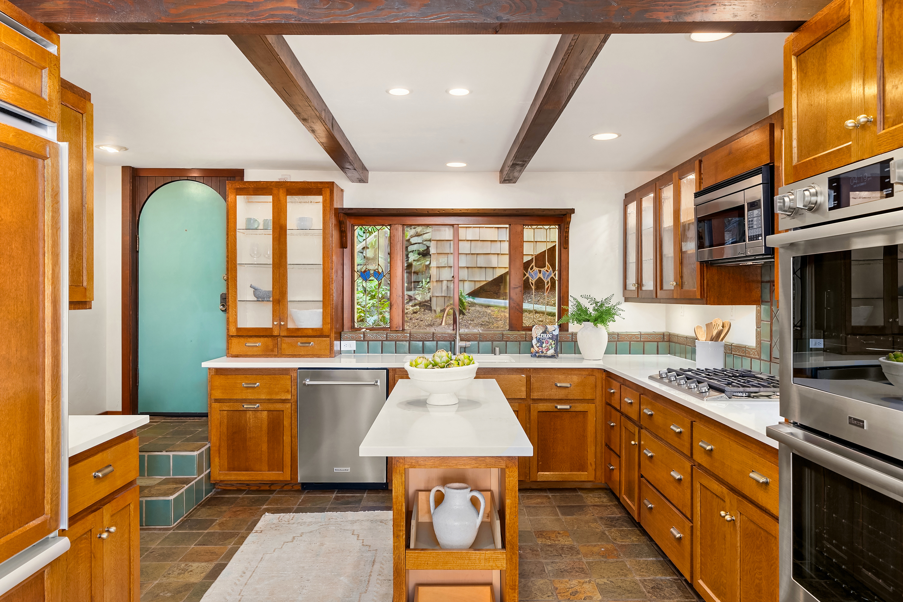  8405 Hansen Road Northeast, Bainbridge Island, WA 98110 - 物件實景