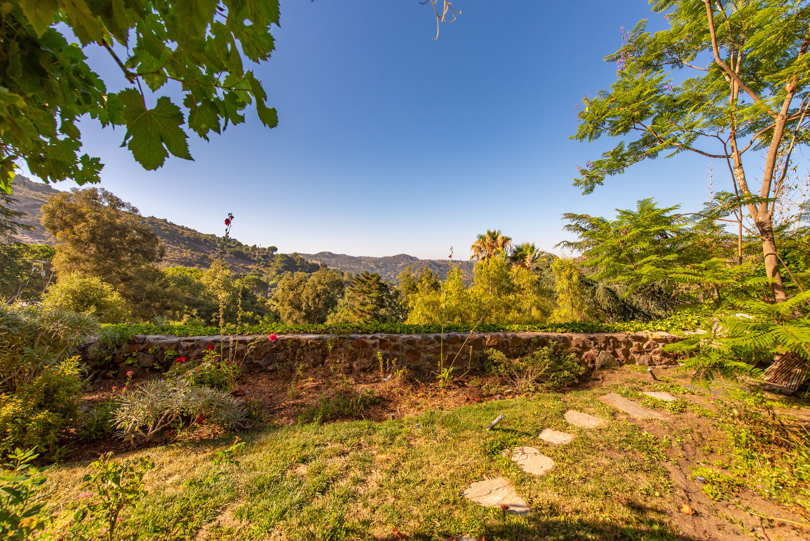  1328 Fernwood Pacific Dr - 物件實景