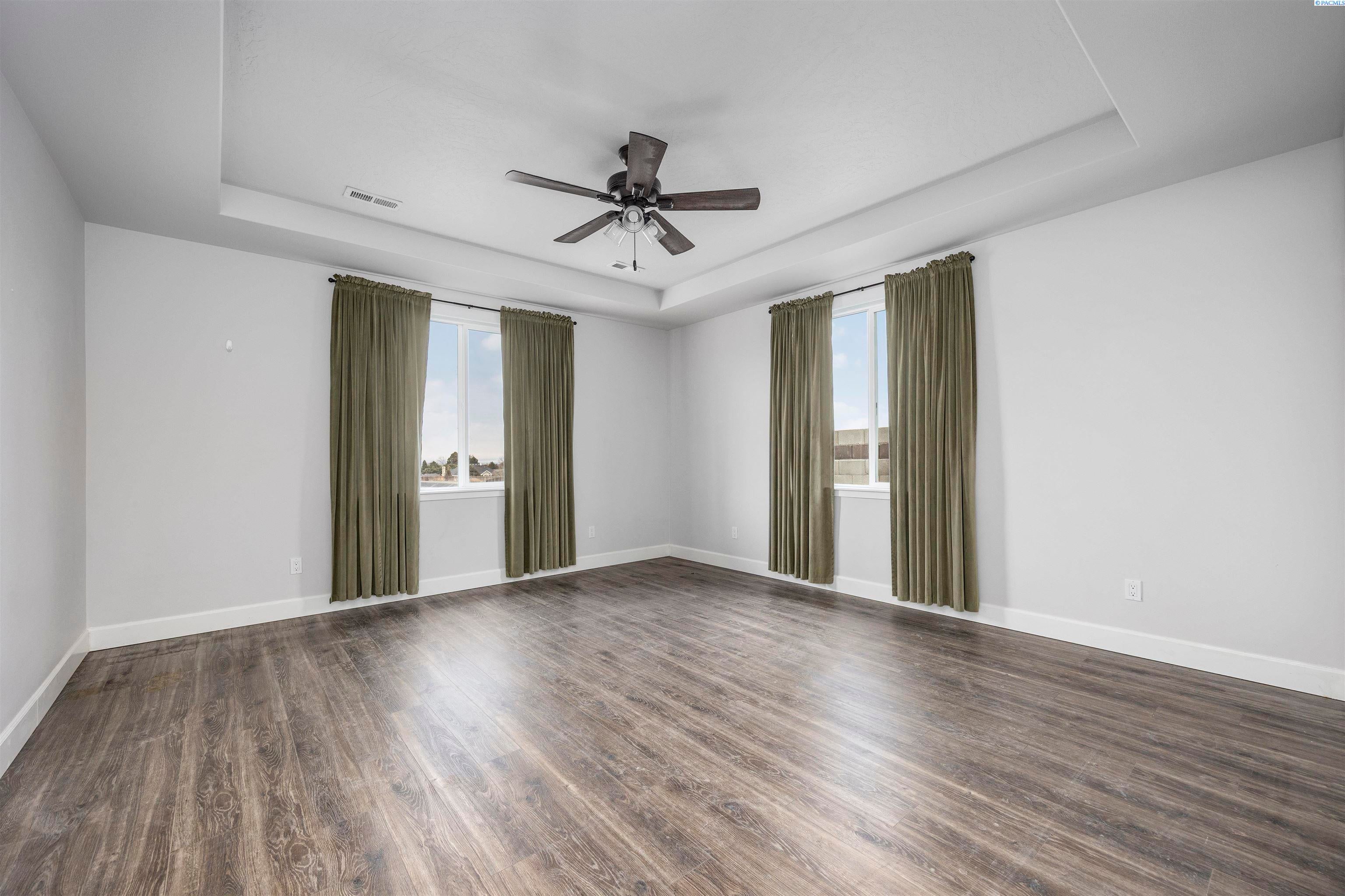 Kennewick, Washington, 99337, United States, 3 Bedrooms Bedrooms, ,1 BathroomBathrooms,Residential,For Sale,2012614