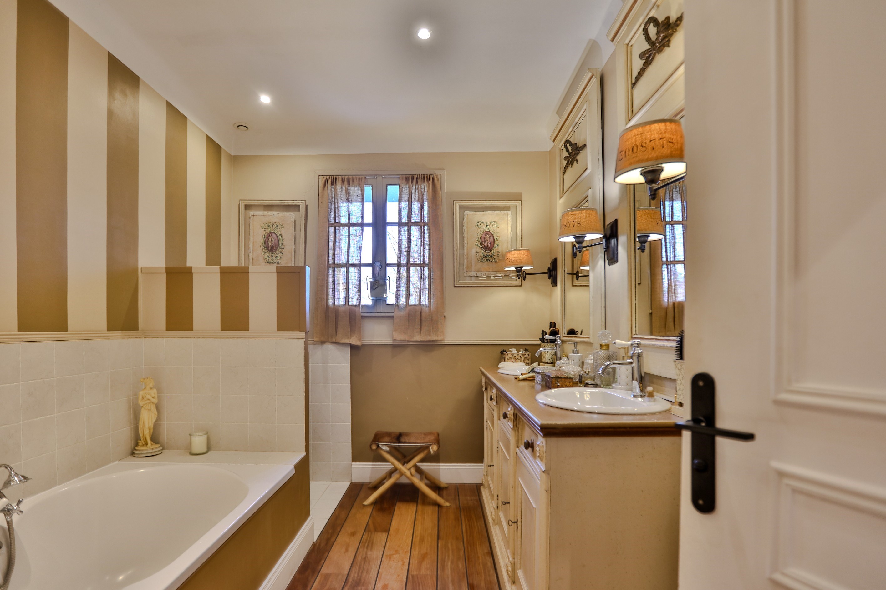  Elegant Provençal farmhouse with swimming pool – A lifestyle between the Alpill… - 物件實景