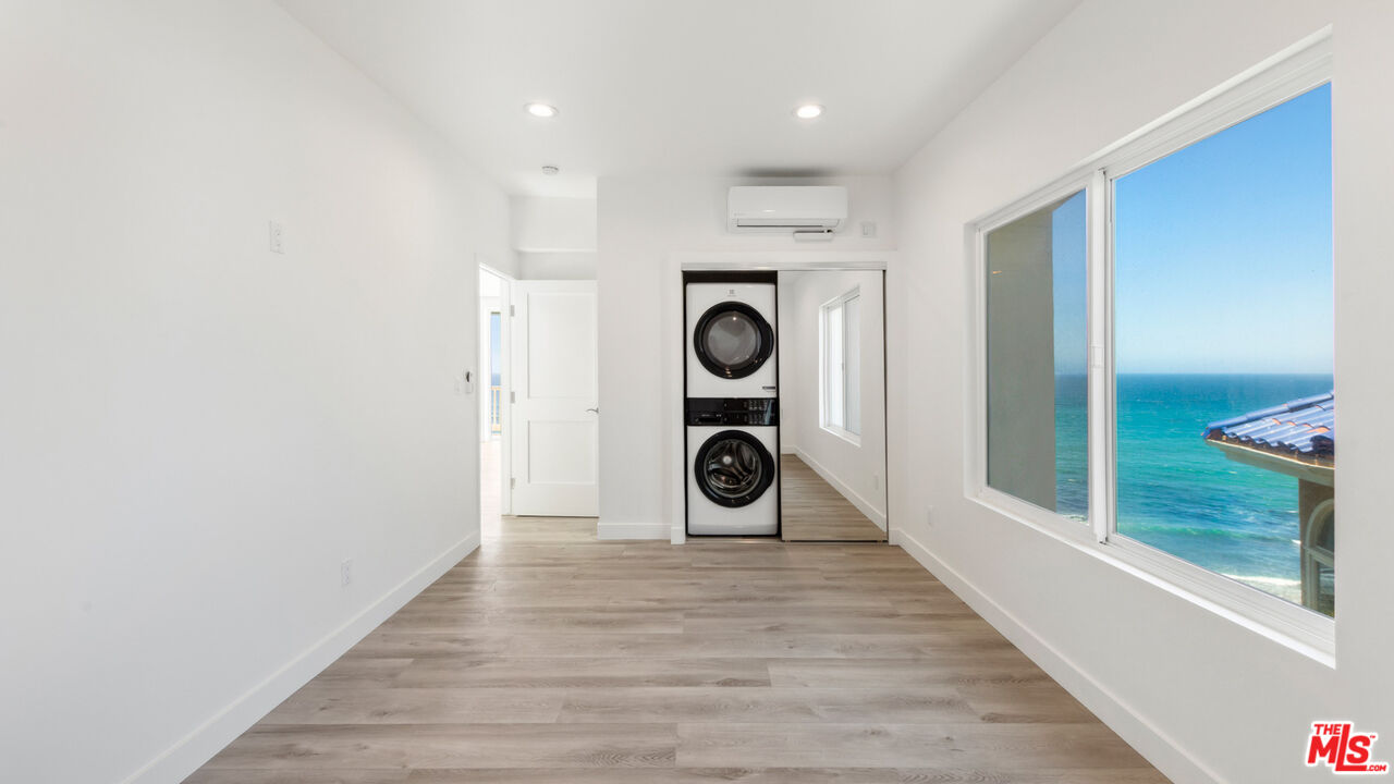 Malibu, California, 90265, United States, 2 Bedrooms Bedrooms, ,1 BathroomBathrooms,Residential,For Sale,1895662