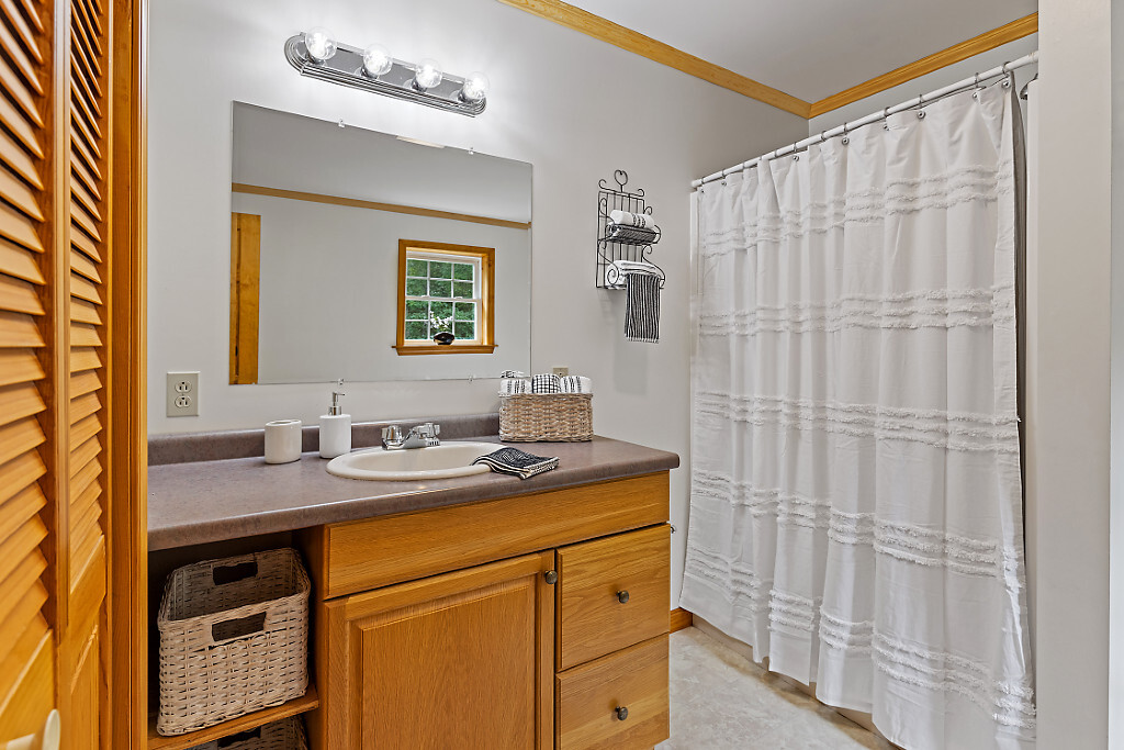 Palermo, Maine, 04354, United States, 3 Bedrooms Bedrooms, ,3 BathroomsBathrooms,Residential,For Sale,1885908