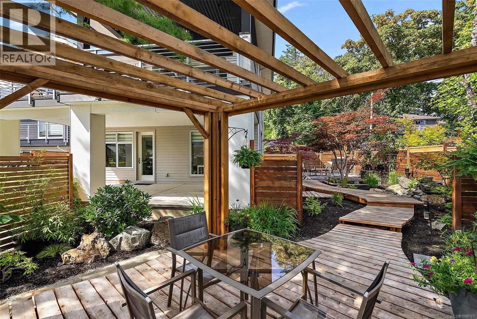 CENTRAL SAANICH, British Columbia, V8M 2G2, CA, 3 Bedrooms Bedrooms, ,4 BathroomsBathrooms,Residential,For Sale,1907005
