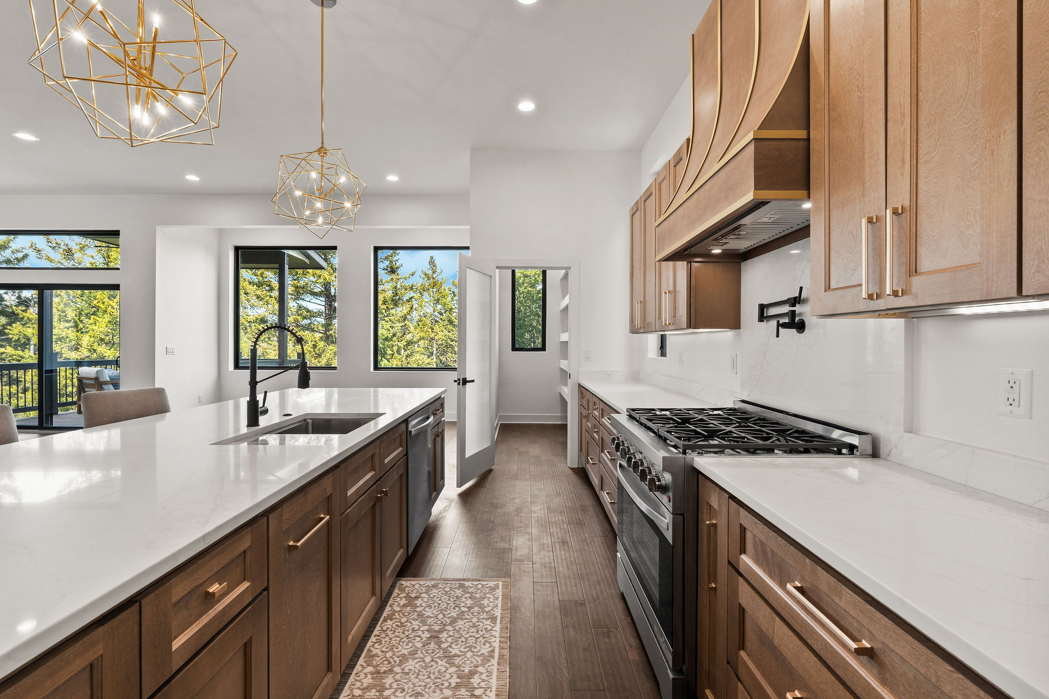  215 Whisper Ridge Drive - 物件實景
