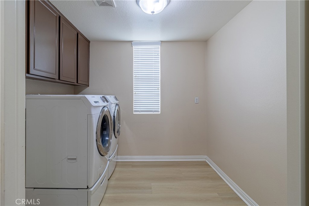 Corona, California, 92882, United States, 5 Bedrooms Bedrooms, ,3 BathroomsBathrooms,Residential,For Sale,2032195