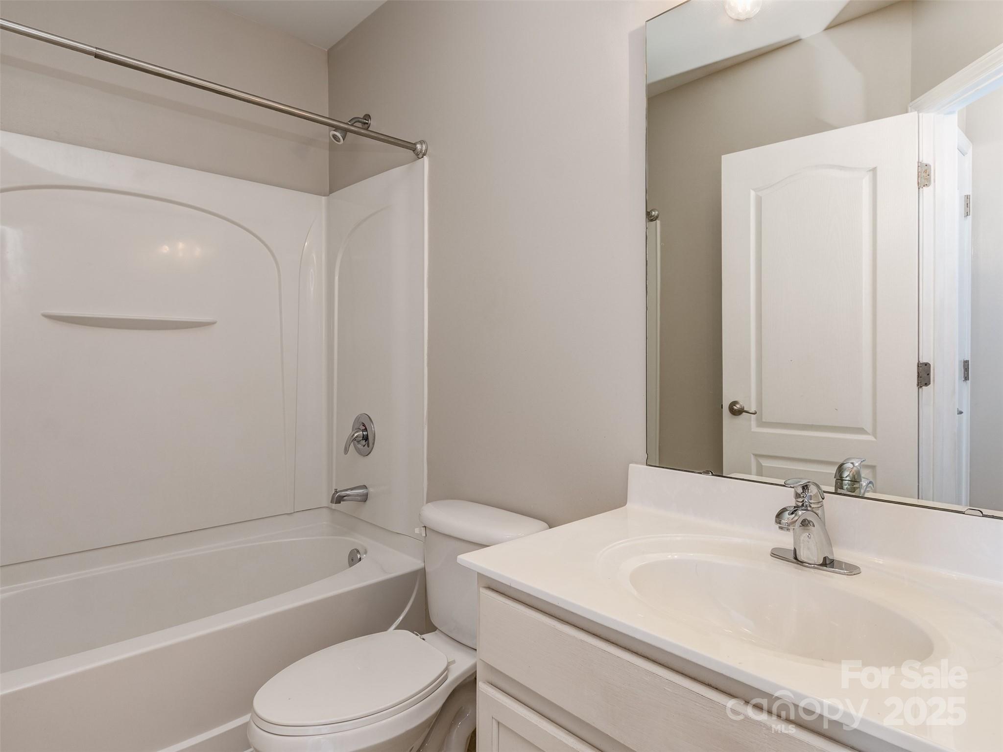 Charlotte, North Carolina, 28273, United States, 3 Bedrooms Bedrooms, ,4 BathroomsBathrooms,Residential,For Sale,1956381