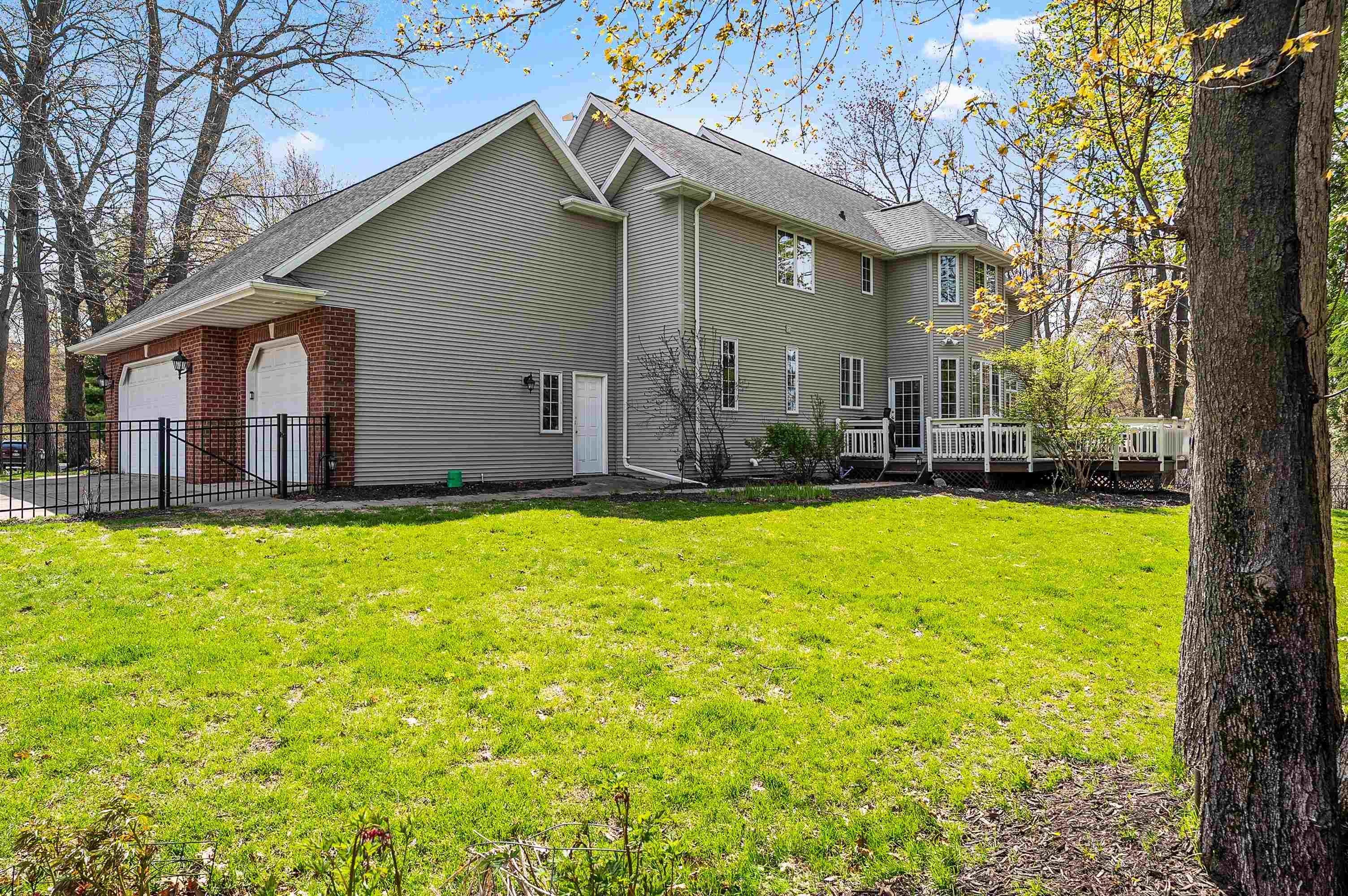 GREEN BAY, Wisconsin, 54313, United States, 4 Bedrooms Bedrooms, ,5 BathroomsBathrooms,Residential,For Sale,2048665
