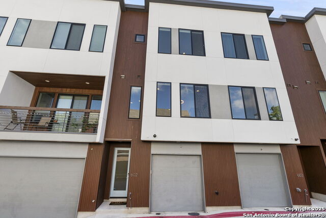 San Antonio, Texas, 78209, United States, 3 Bedrooms Bedrooms, ,4 BathroomsBathrooms,Residential,For Sale,1906137