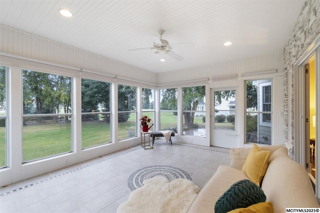 Mason City, Iowa, 50401, United States, 5 Bedrooms Bedrooms, ,4 BathroomsBathrooms,Residential,For Sale,1973709